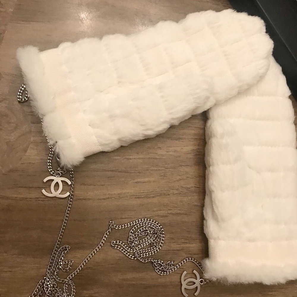 Chanel Latin Fur Chain Link Mittens